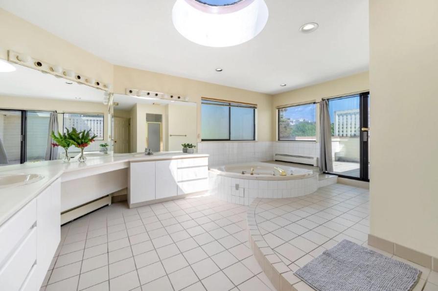 Stylish & Central Vancouver Retreat - Steps From Local Attractions! Daire Dış mekan fotoğraf